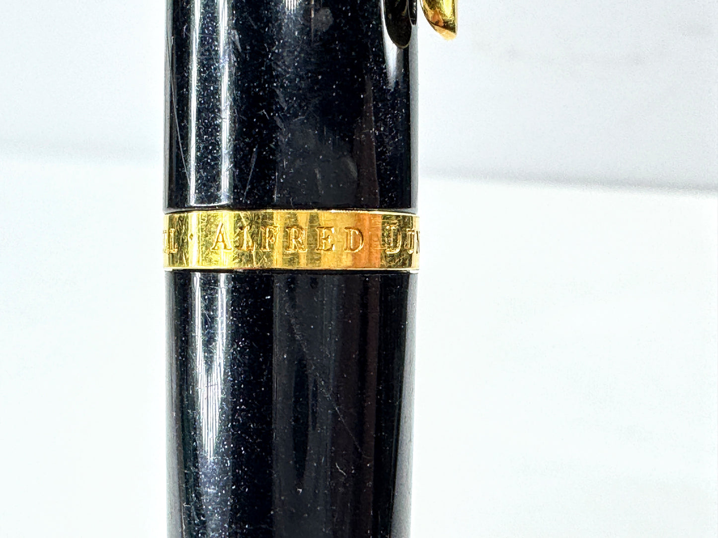 Vintage Alfred Dunhill black lacquer gold plated retractable ballpoint pen SS477