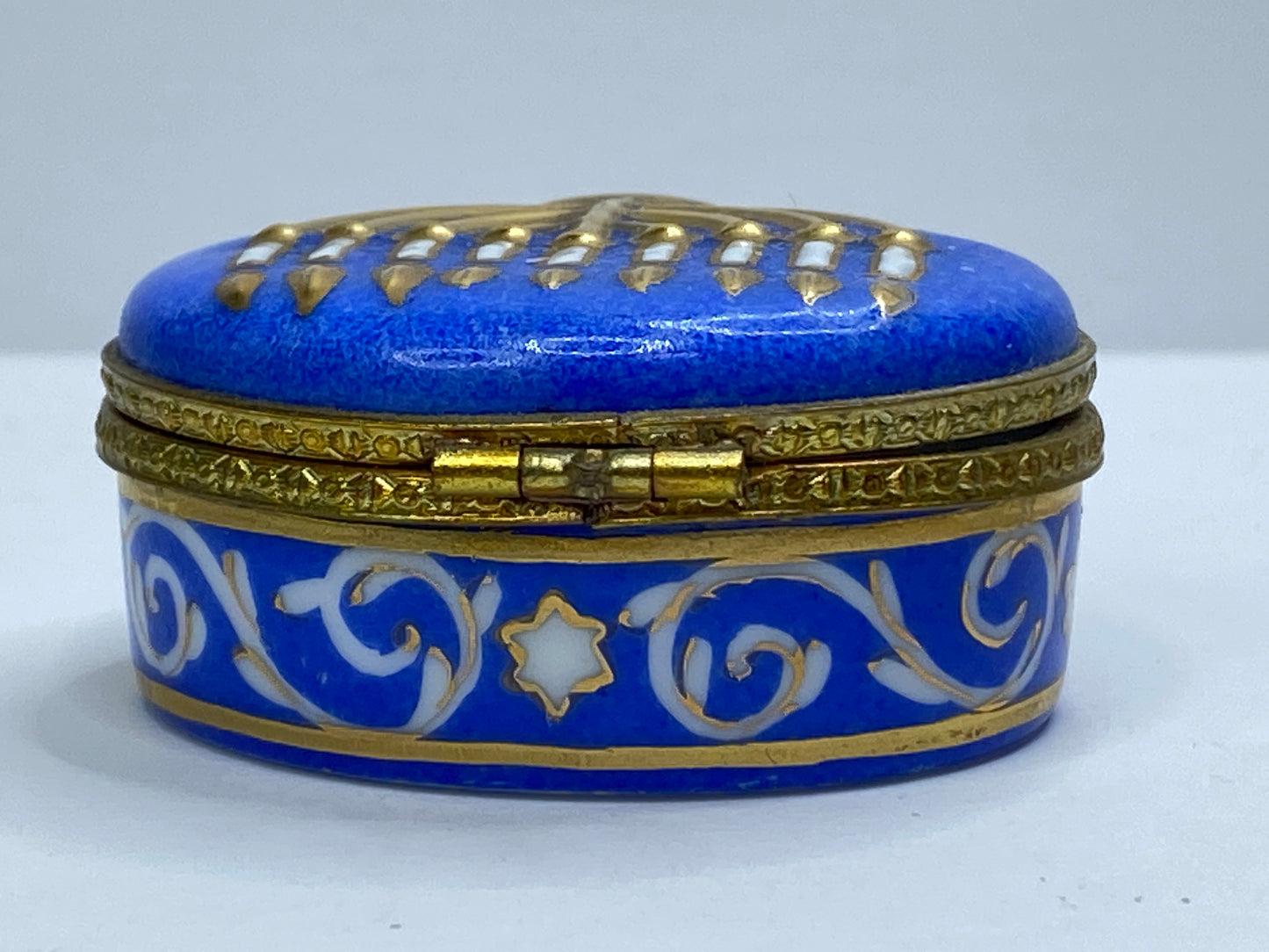 Rochard Limoges Menorah Trinket Box Hand Painted Blue & Gold A6986