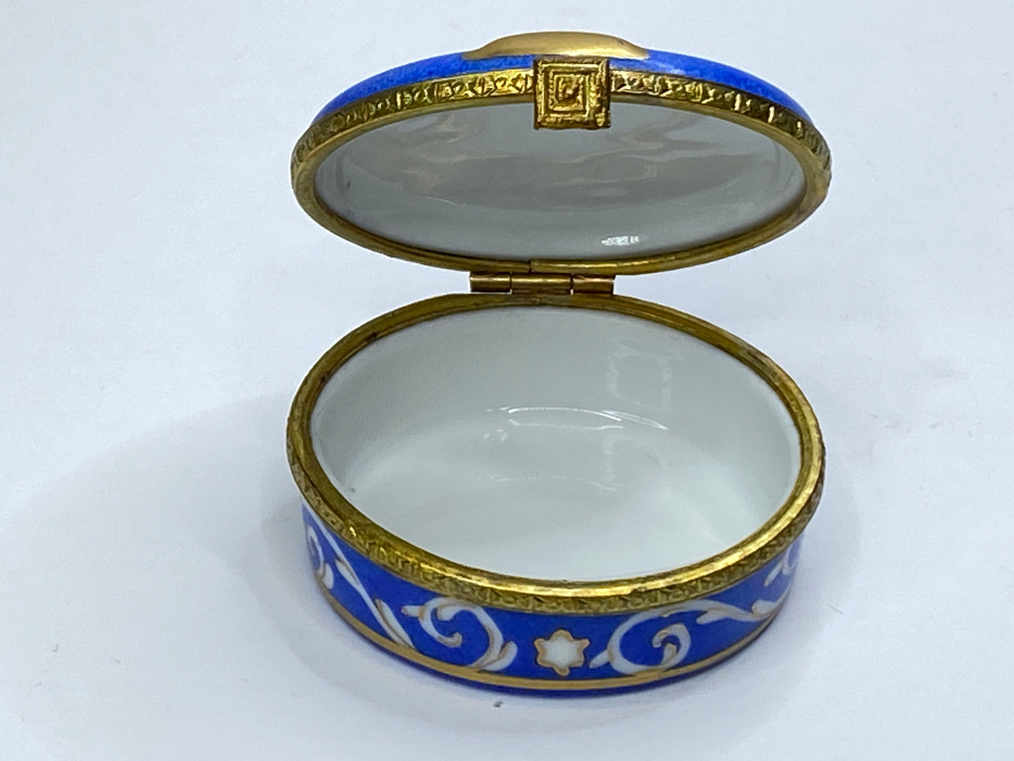 Rochard Limoges Menorah Trinket Box Hand Painted Blue & Gold A6986