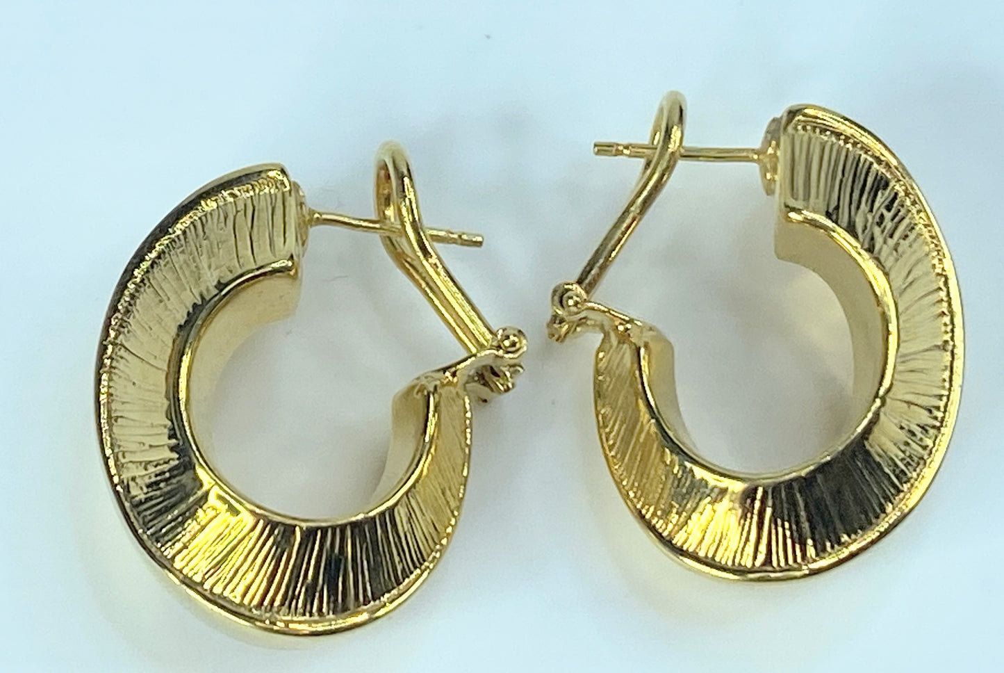 Italy 18K Asymmetric Polish texture Hoop Omega back earrings JR8892