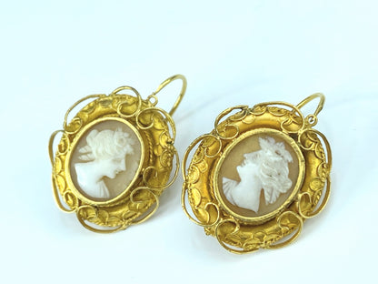 Victorian 18K Detailed Shell Cameo brooch earrings set 14.7g JR8894