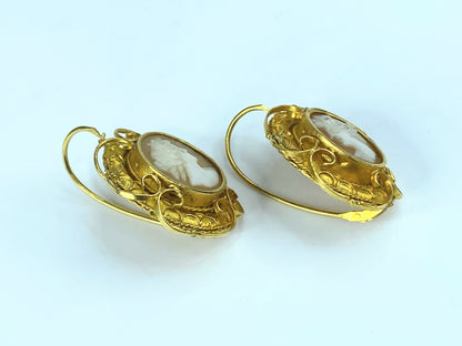 Victorian 18K Detailed Shell Cameo brooch earrings set 14.7g JR8894