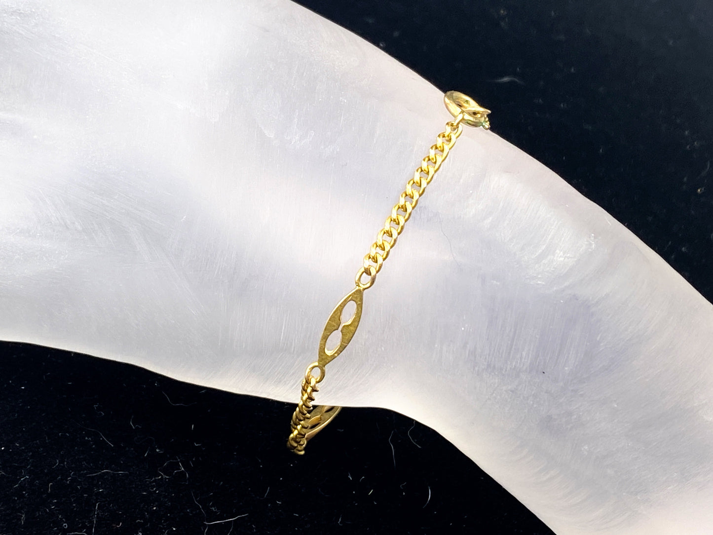 Early 18K yellow gold Station Fancy link curb link bracelet 4.7g JR8895