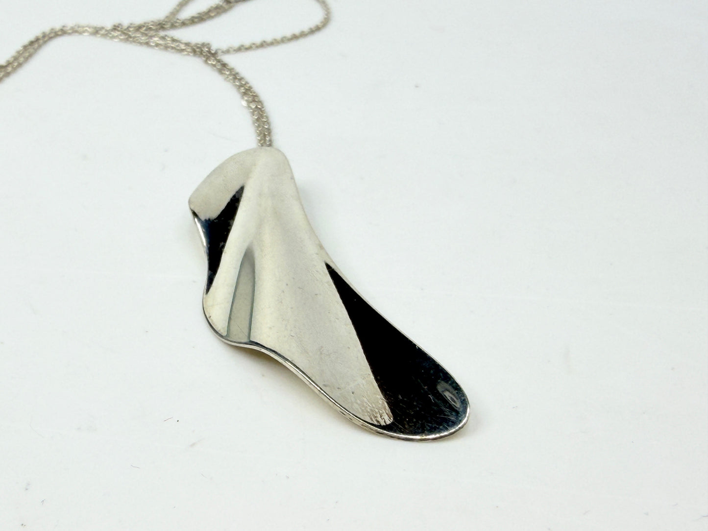 Tiffany & Co Elsa Peretti Sterling Silver Abstract Pendant 18" w/pouch JR1170