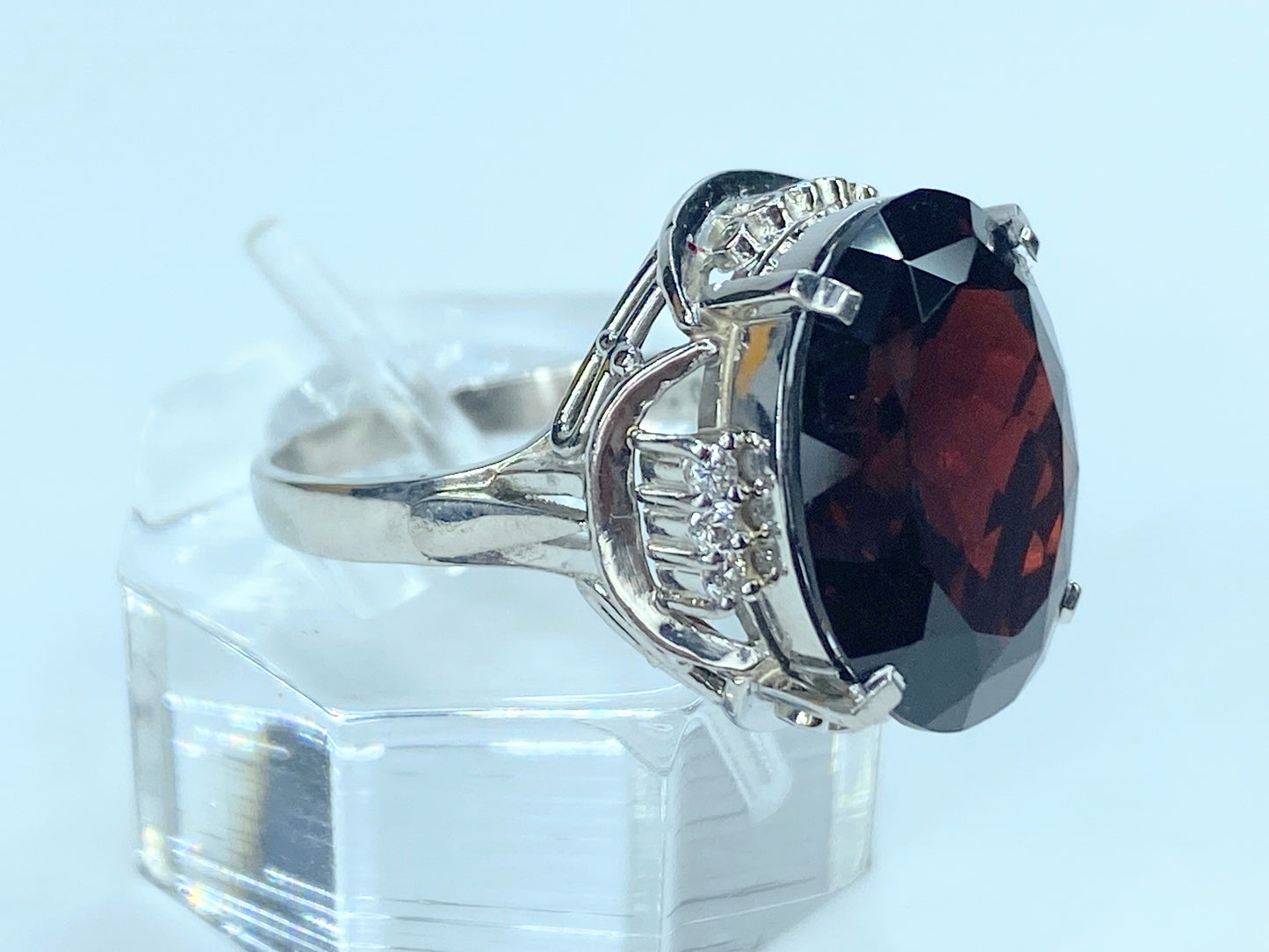 12.02 Garnet Platinum 900 Diamond statement ring 9.6g JR8899