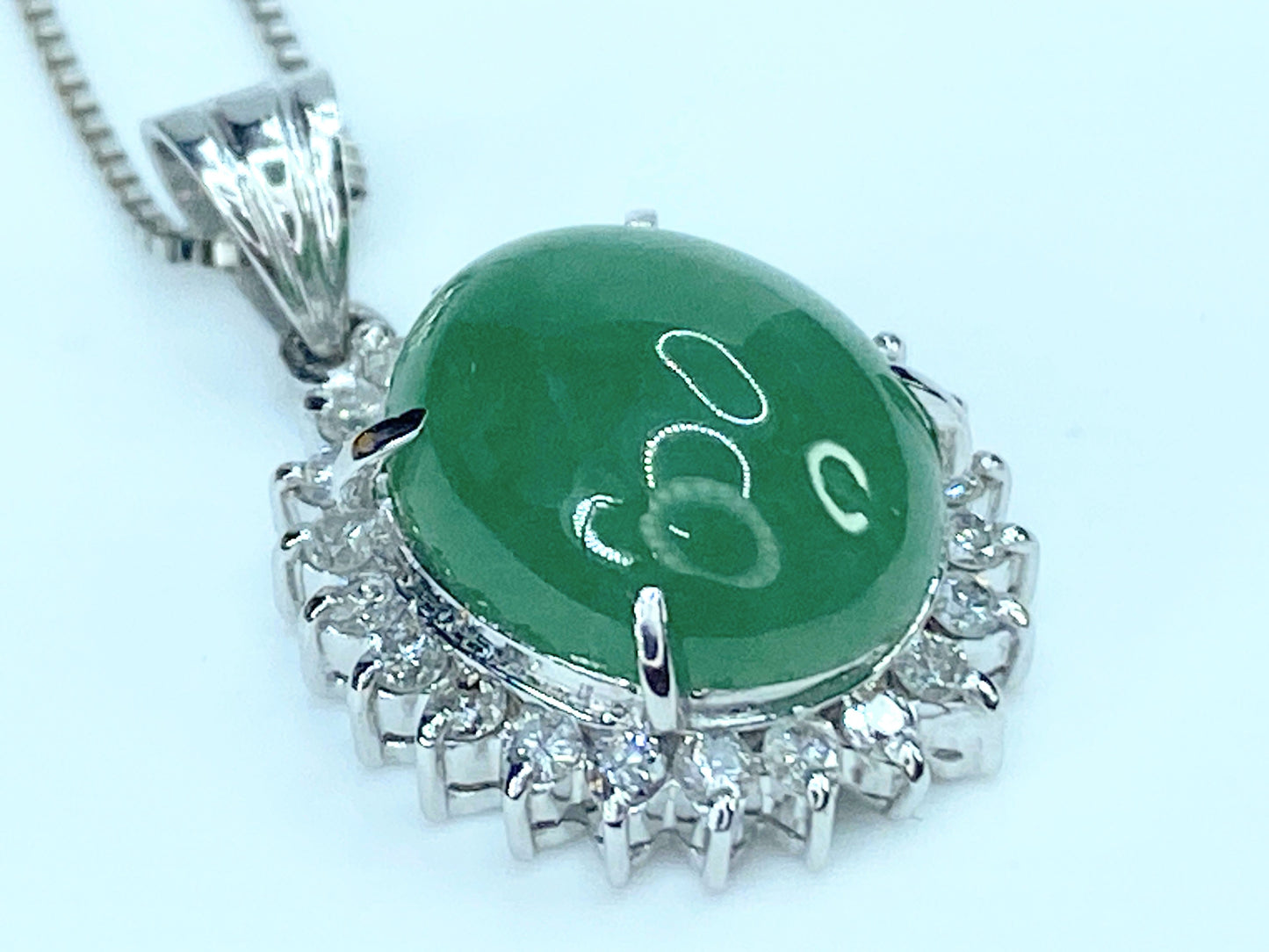 Platinum 3.85ct Jadeite Cabochon Diamond box chain necklace 5.4g JR8900