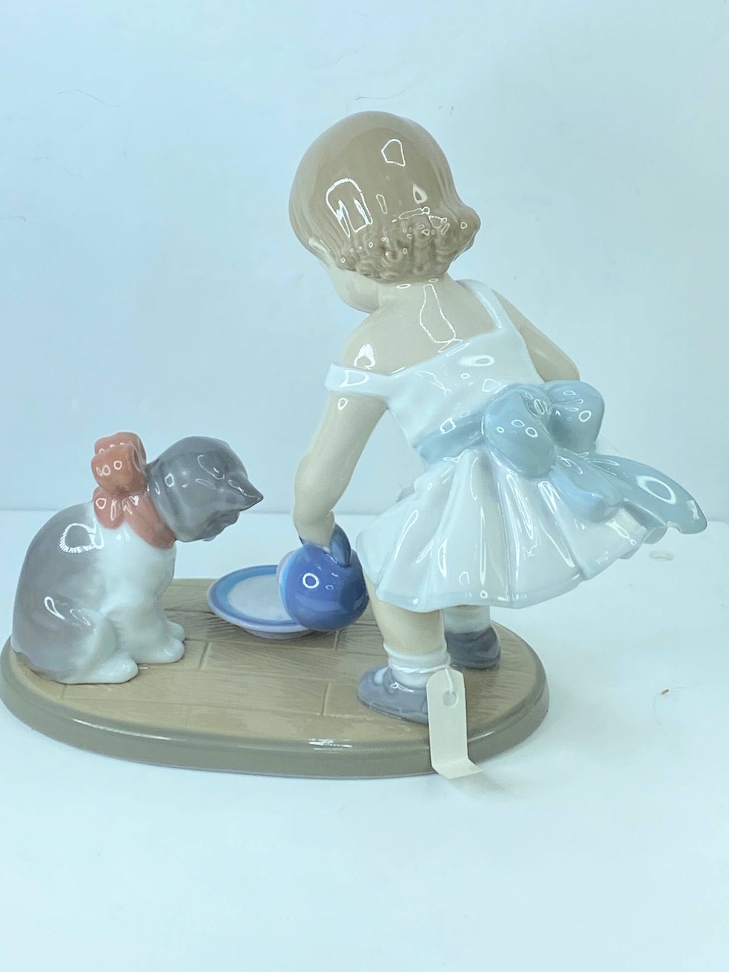 Lladro Kitty's Breakfast Time Figurine #8498 mint A300