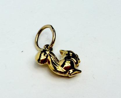 Vintage 14K Yellow Gold 3D Squirrel Charm Petite Animal charm JR1106