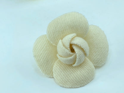 Authentic Chanel Cosage Camellia cloth white cremey ladies brooch 3 1/8" GS172