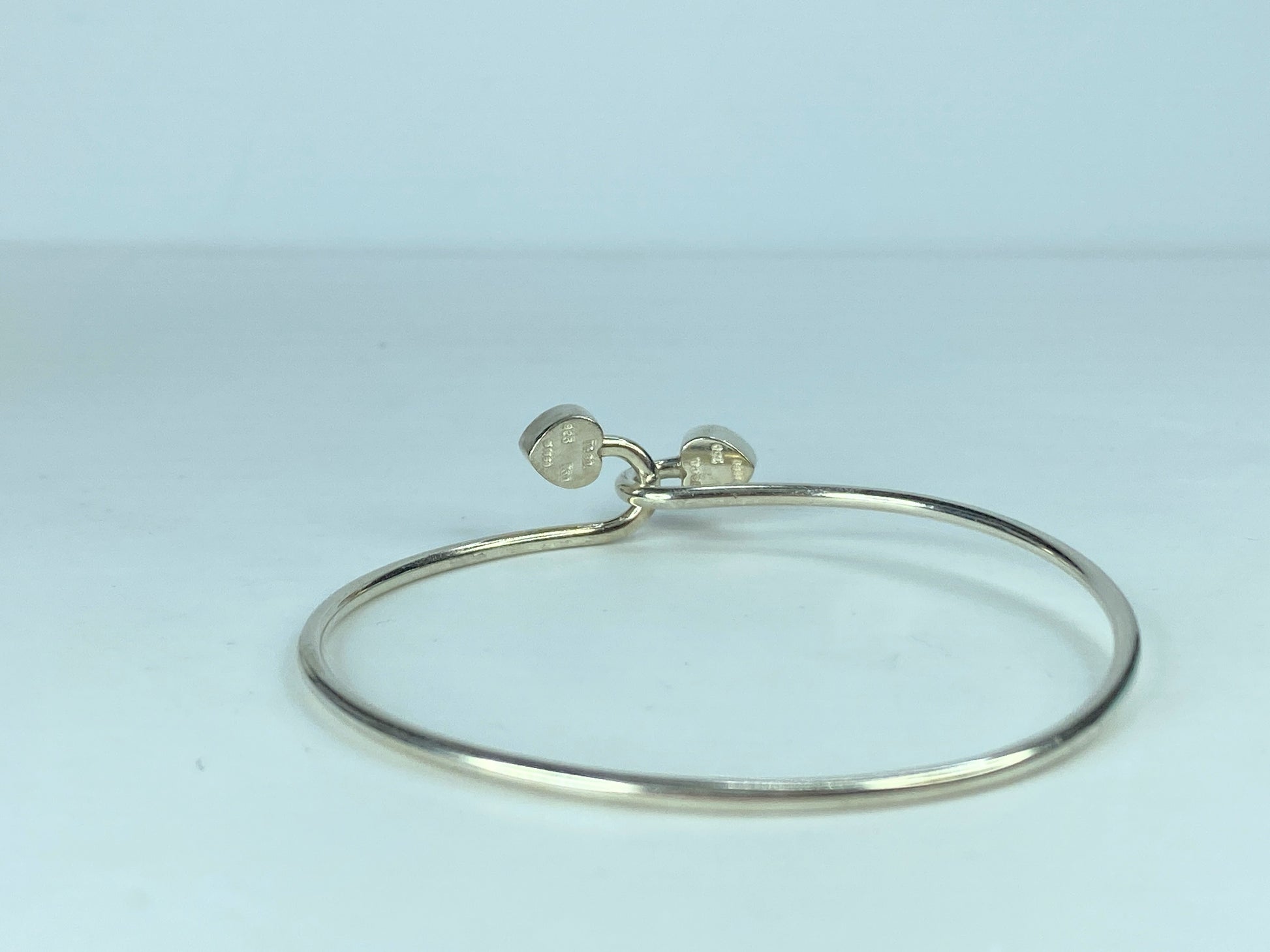 Tiffany 18k Gold and Sterling Silver Hearts Bangle Bracelet 6.5" 8.8g JR628