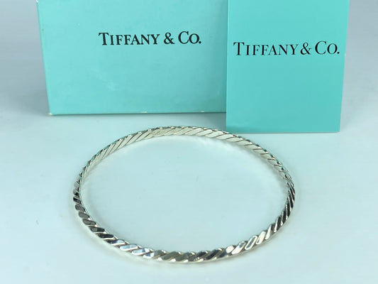Tiffany & Co. sterling silver 4mm Twisted Knife Edge Bangle Bracelet 8" JR629
