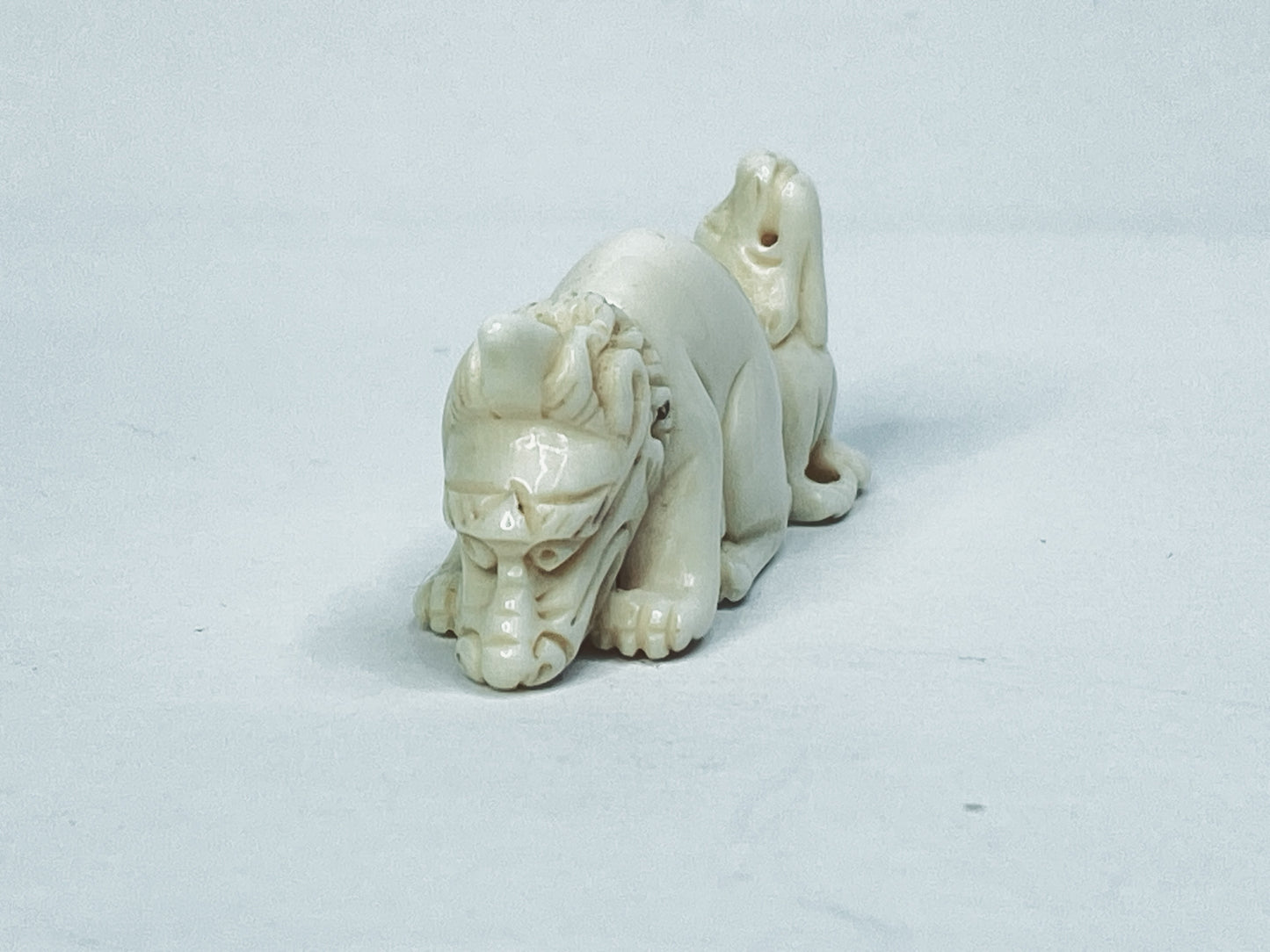 Vintage Miniature Guardian Motif Netsuke, Hand Carved & Signed, 1950–60s A671