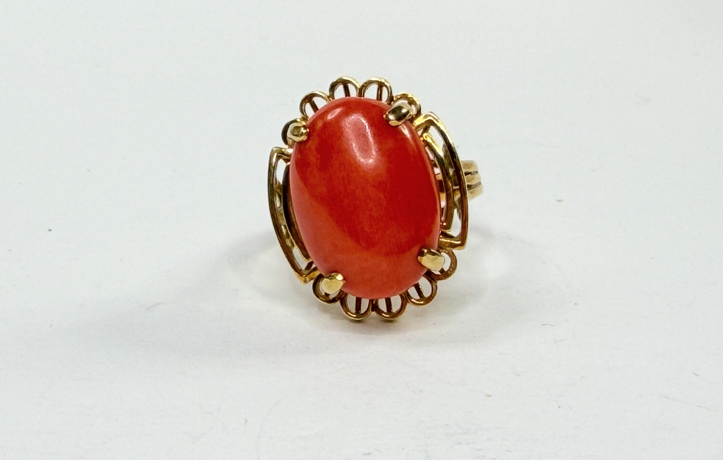 Early 20th Century 14K Gold Natural Coral Oval Ring Size 9.75 7.2g JR1194
