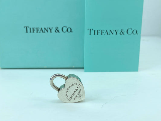 Tiffany & Co. Heart Lock Twist & Pull Pendant in sterling silver 8.3g JR640