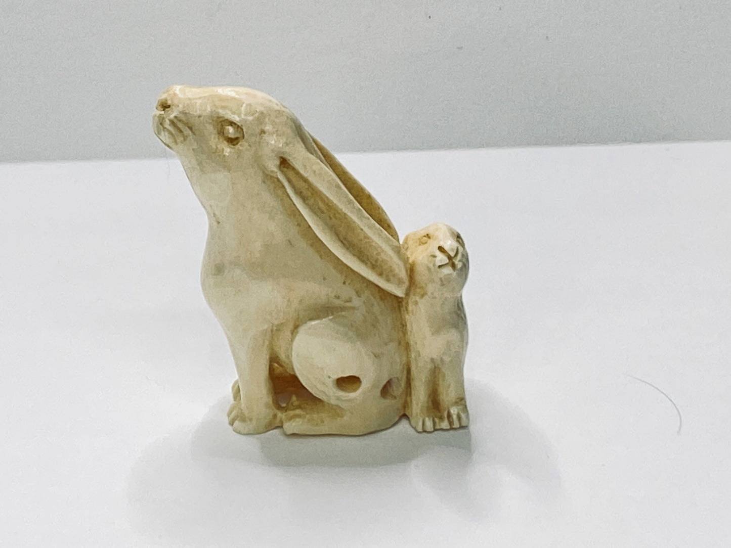 Vintage Netsuke Bunny & Baby Miniature, Hand Carved Resin, 1950–60s Signed A673