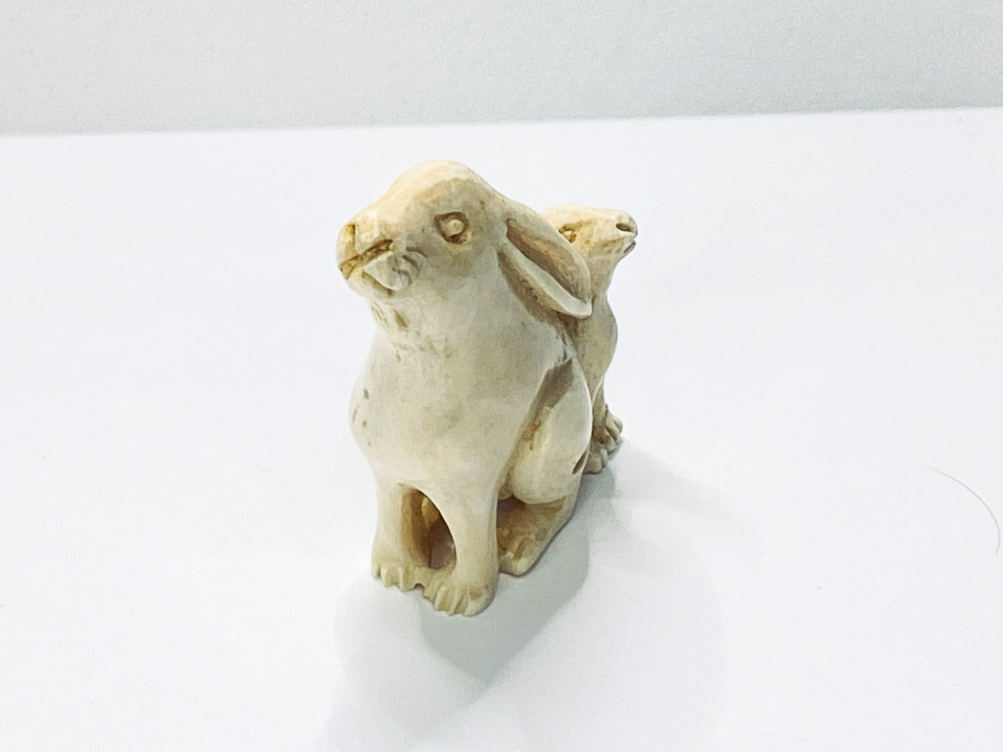Vintage Netsuke Bunny & Baby Miniature, Hand Carved Resin, 1950–60s Signed A673