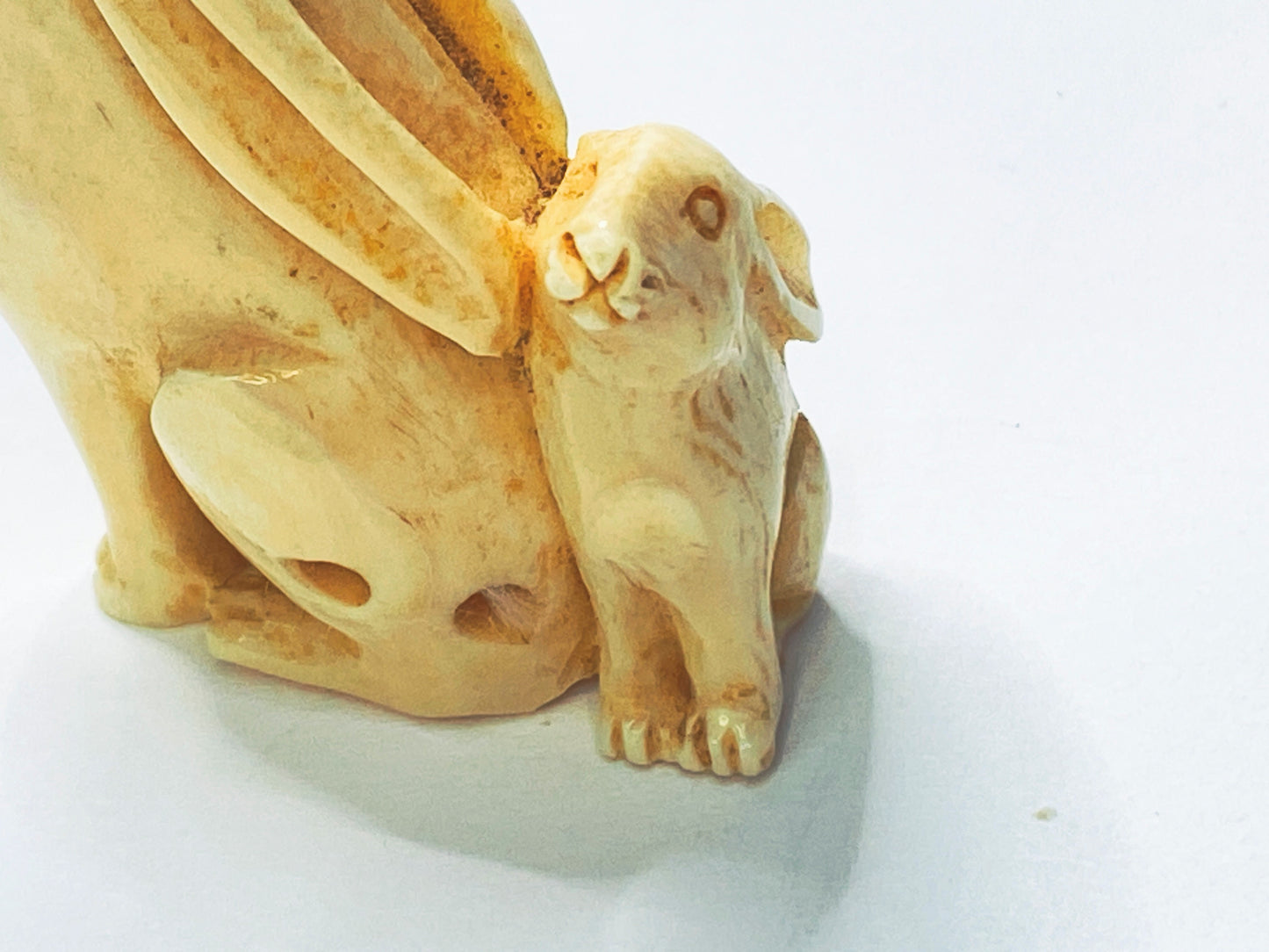 Vintage Netsuke Bunny & Baby Miniature, Hand Carved Resin, 1950–60s Signed A673