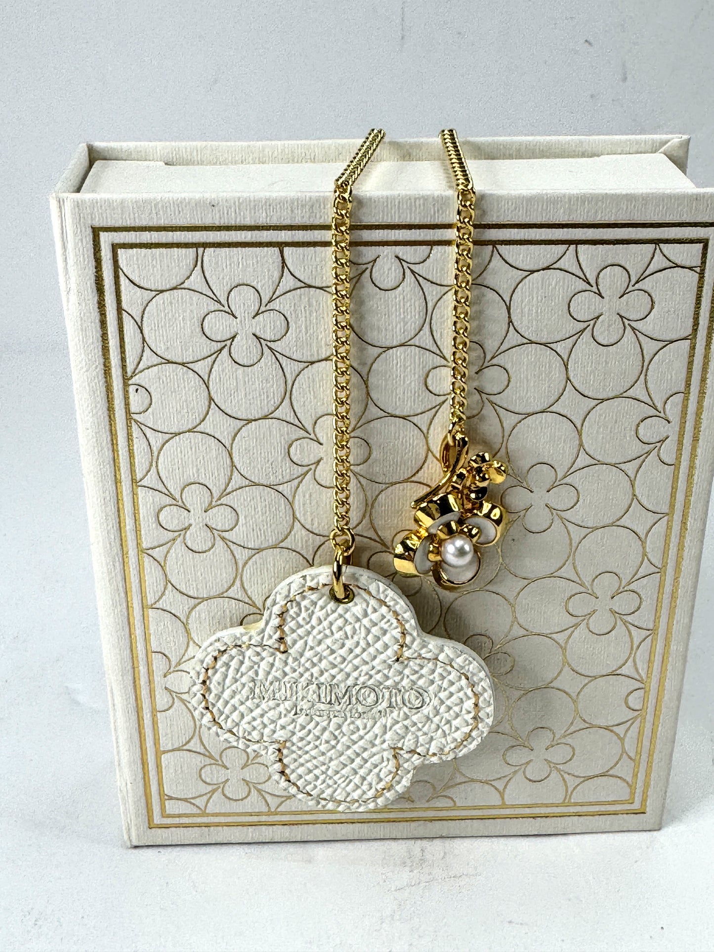 Vintage Mikimoto International Pearl Flower Bookmark Gold Tone Boxed GS851
