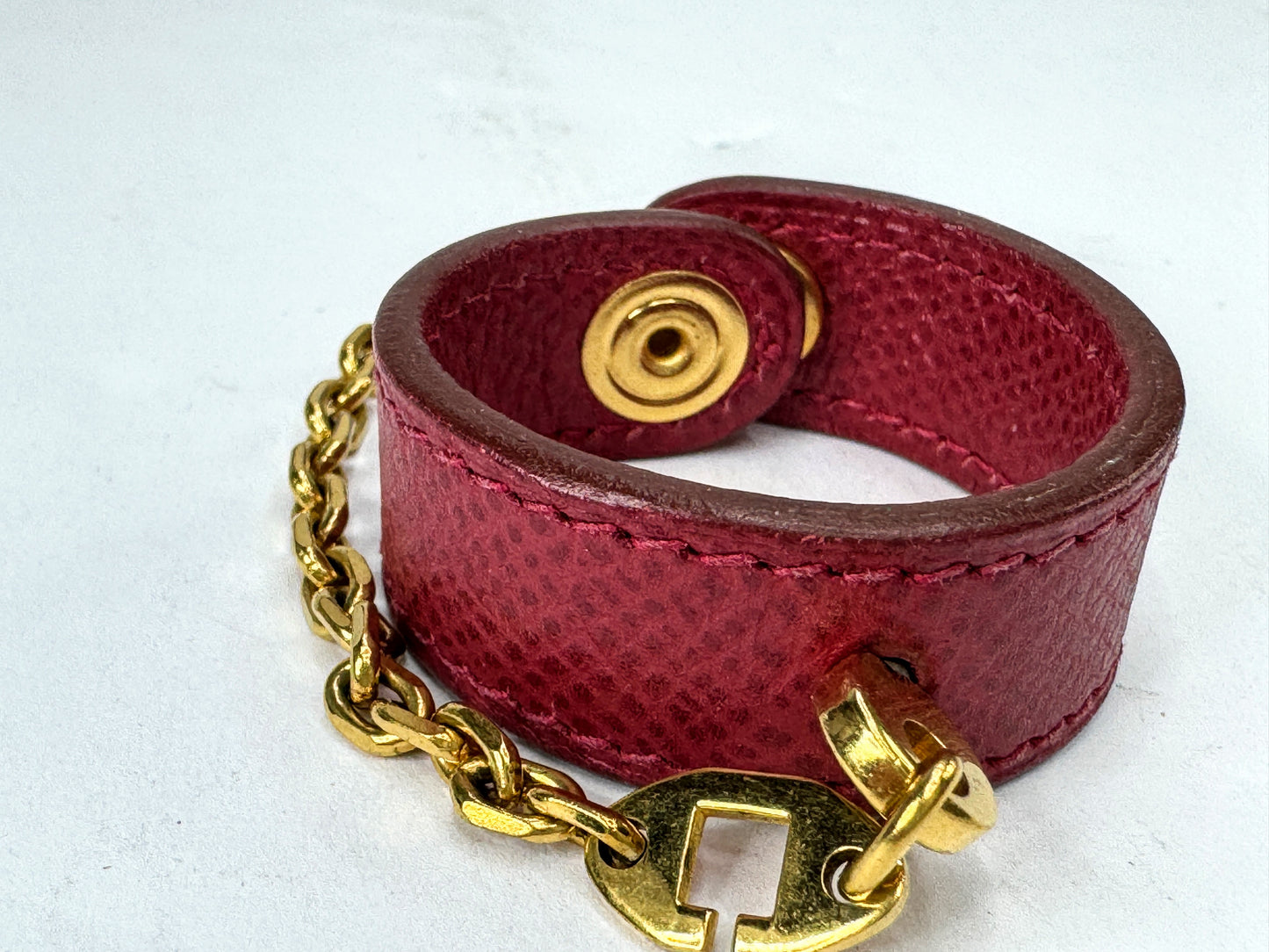 Vintage Hermès Red Leather Gold Tone Chain Glove Holder Bag Charm GS852