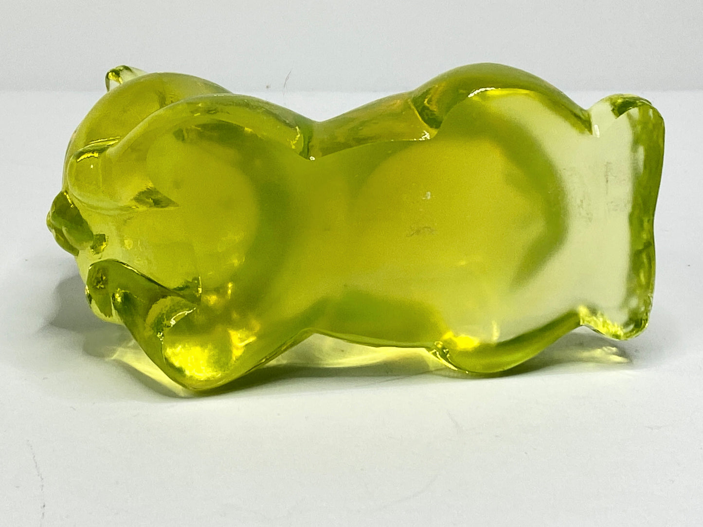 Fenton Vaseline Glass Bear Figurine Uranium Glows Under UV Light Perfect A676