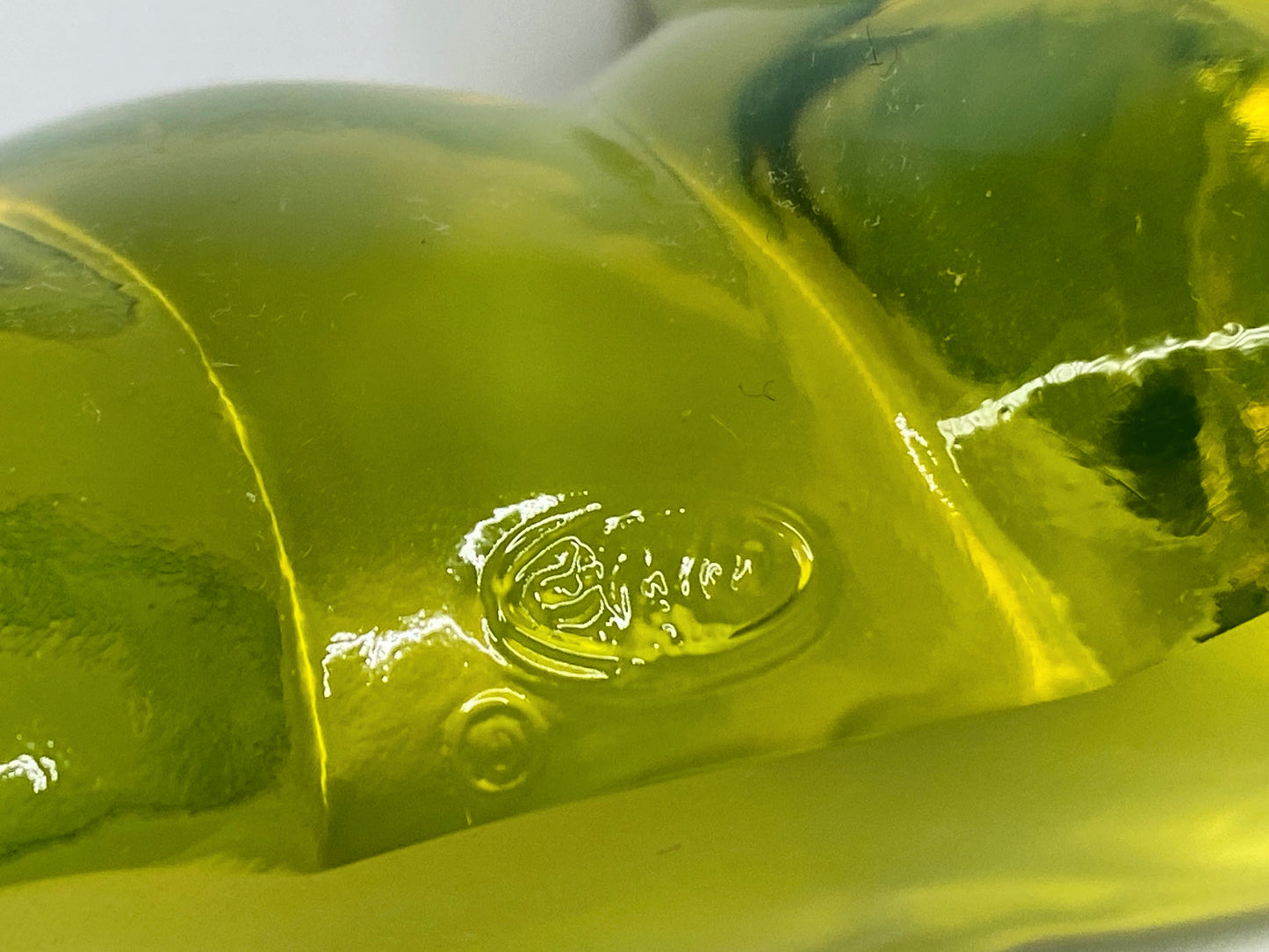 Fenton Vaseline Glass Bear Figurine Uranium Glows Under UV Light Perfect A676