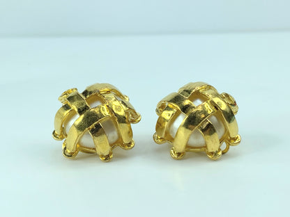 Iconic Chanel clip-on earrings pearl quilted with gold ribbons signed 93 P GS473