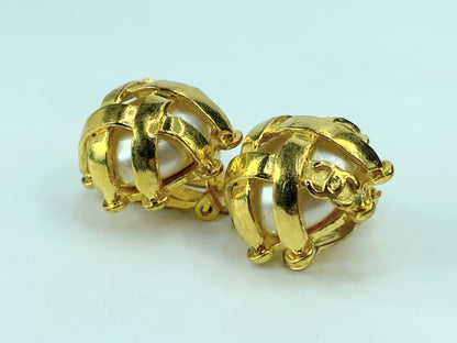 Iconic Chanel clip-on earrings pearl quilted with gold ribbons signed 93 P GS473