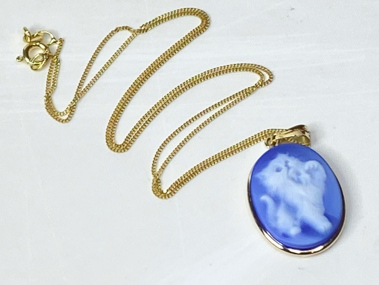 Vintage Blue Kitten cat Cameo Pendant Necklace 14K Gold 3.5g 16" JR1122