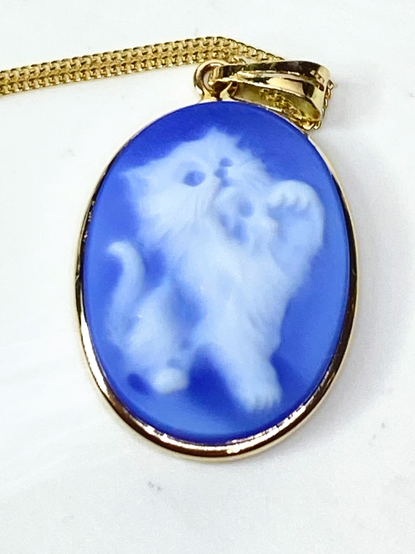 Vintage Blue Kitten cat Cameo Pendant Necklace 14K Gold 3.5g 16" JR1122