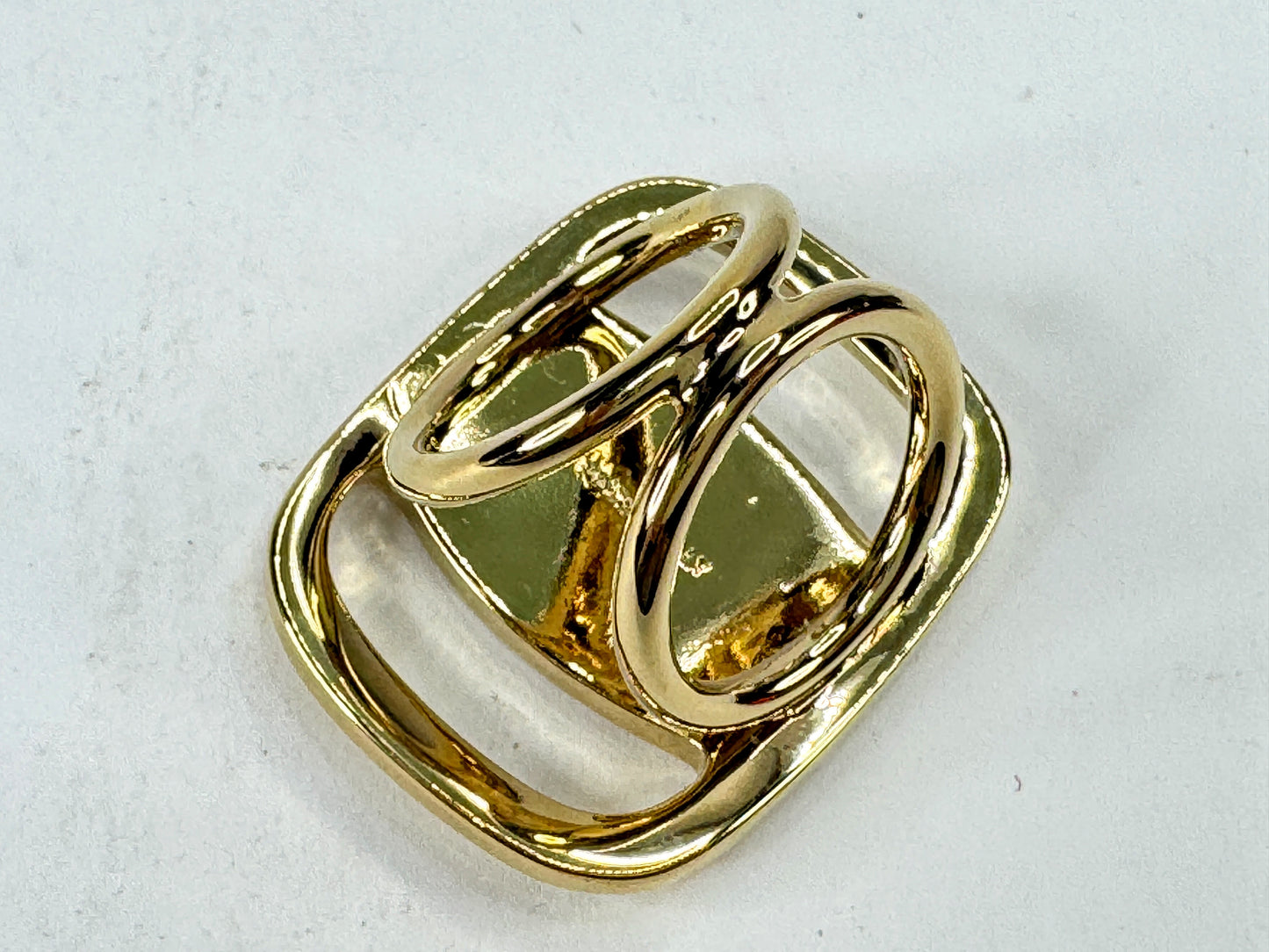 Vintage Salvatore Ferragamo Gold Tone Logo Scarf Ring Italian Accessory GS859