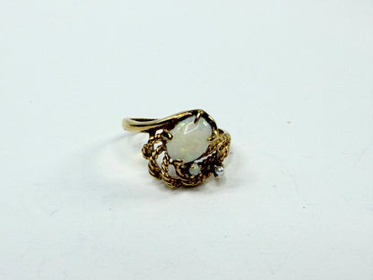 Vintage 14K yellow Gold Oval cut Opal & Pearl Ring Rope Design Size 6.5 JR1213