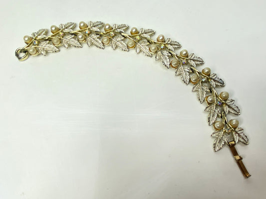 Vintage Judy Lee Faux Pearl Leaf Bracelet Gold Tone, c1960 32g 7 7/8" JR1125