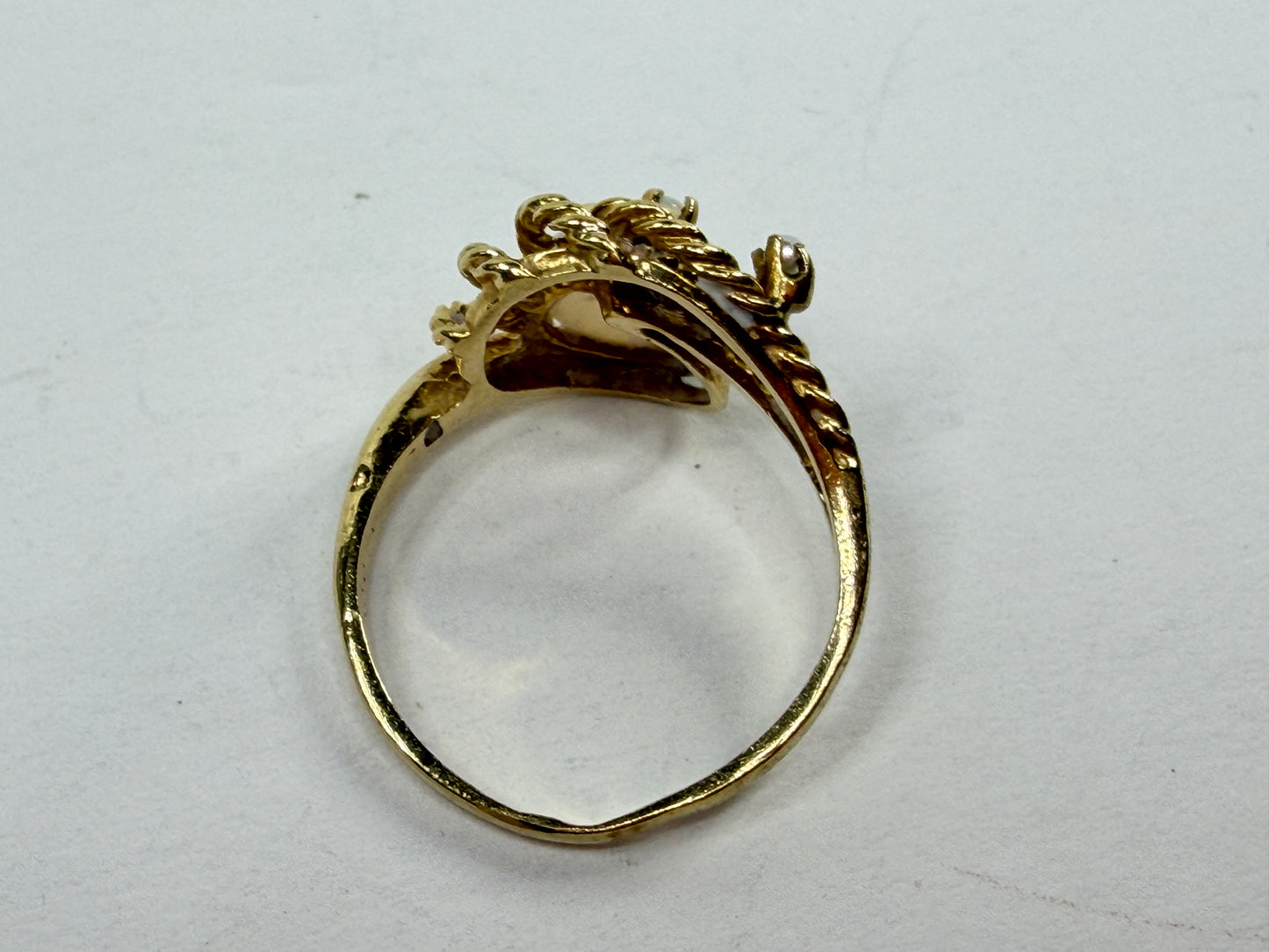 Vintage 14K yellow Gold Oval cut Opal & Pearl Ring Rope Design Size 6.5 JR1213