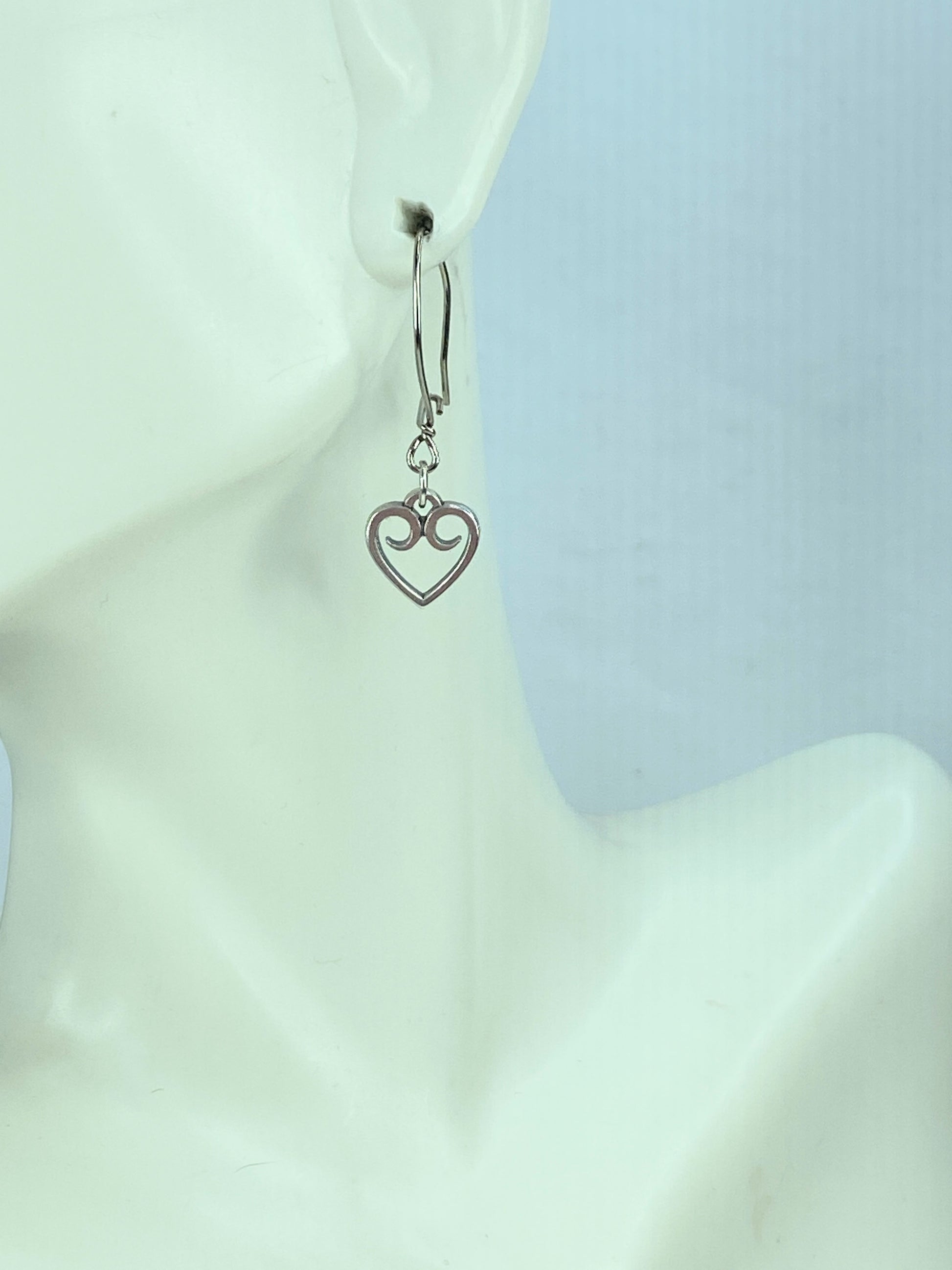 Heart Shaped James Avery Retired Dangle Earrings 925 Sterling Scrolled JR647