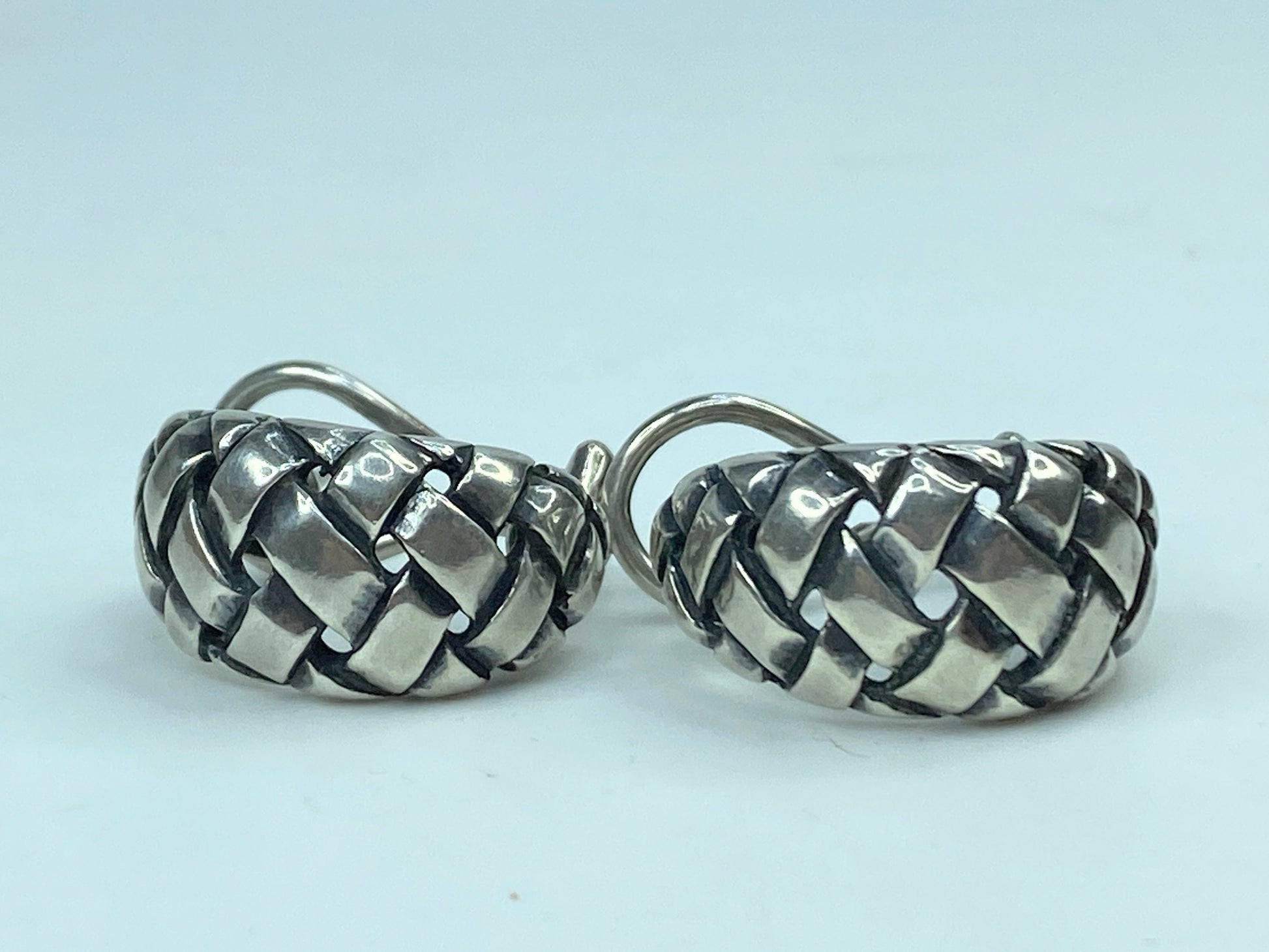 Retired James Avery French Clip Basket Weave Hoop Earrings Sterling Silver JR648