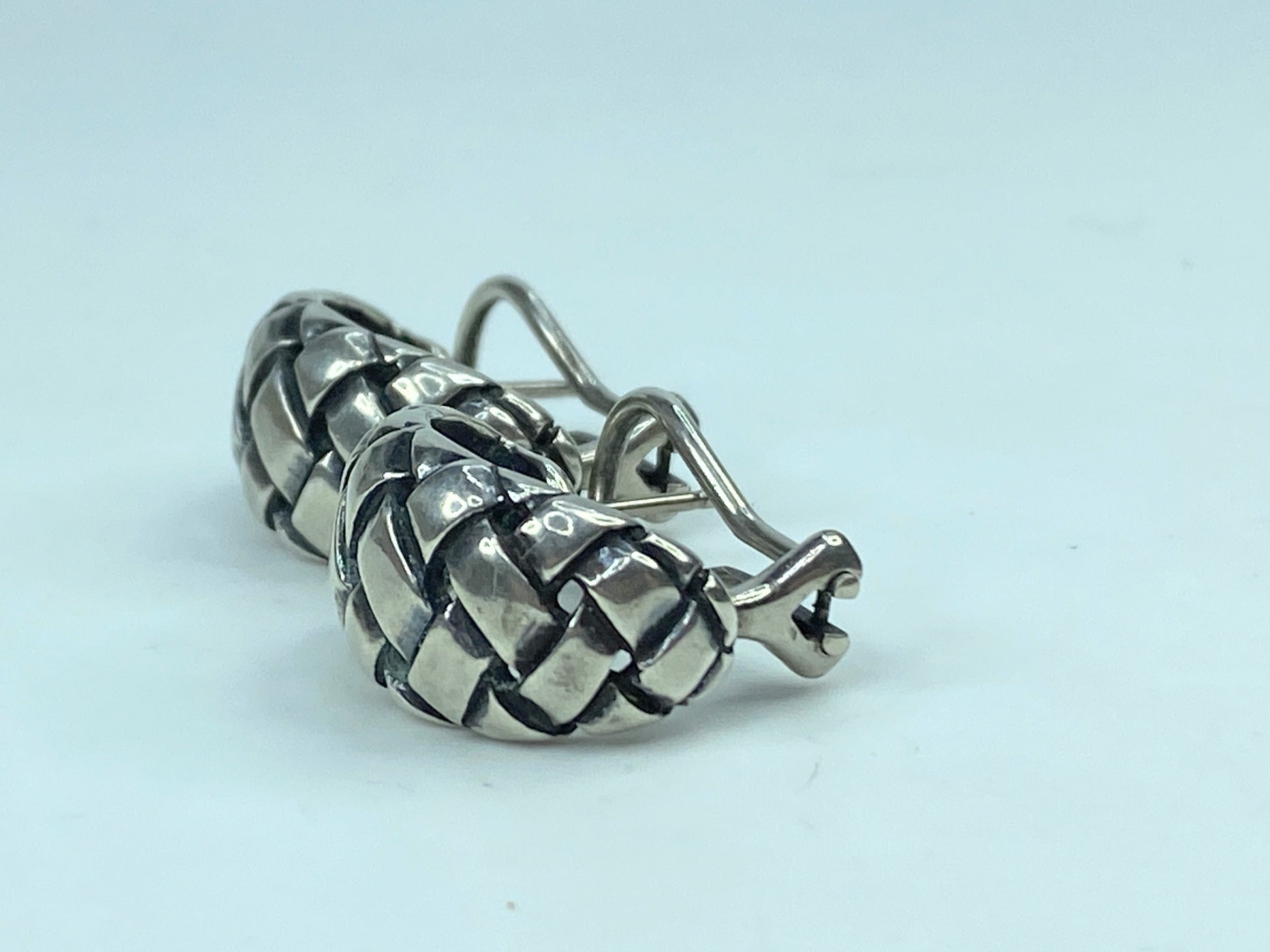 Retired James Avery French Clip Basket Weave Hoop Earrings Sterling Silver JR648