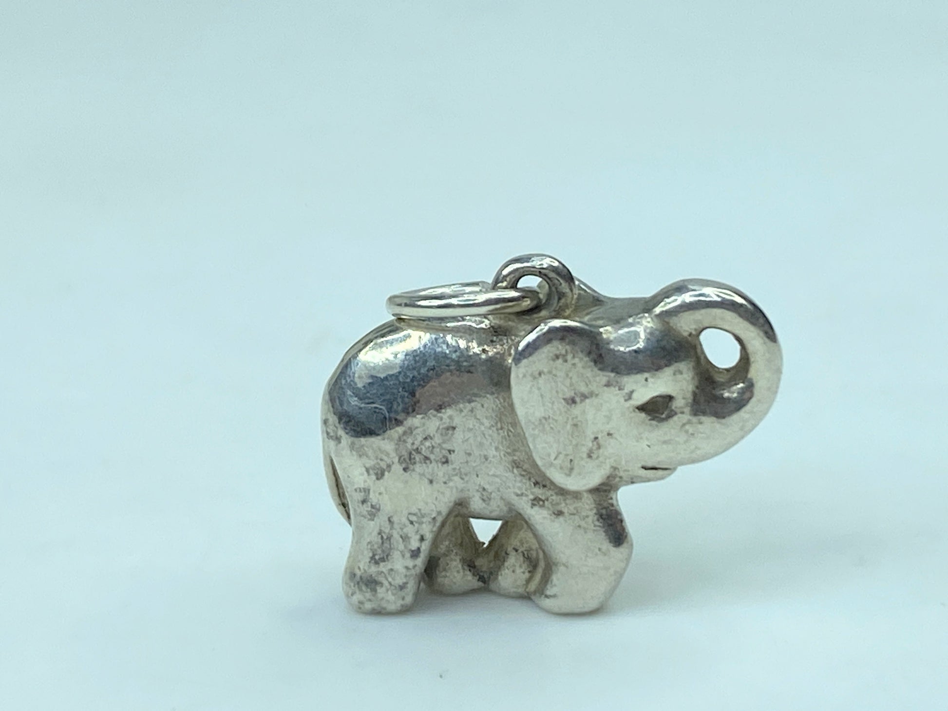 James Avery Elephant Sterling Silver Pendant (Hallmark worn out) 7.9g JR650