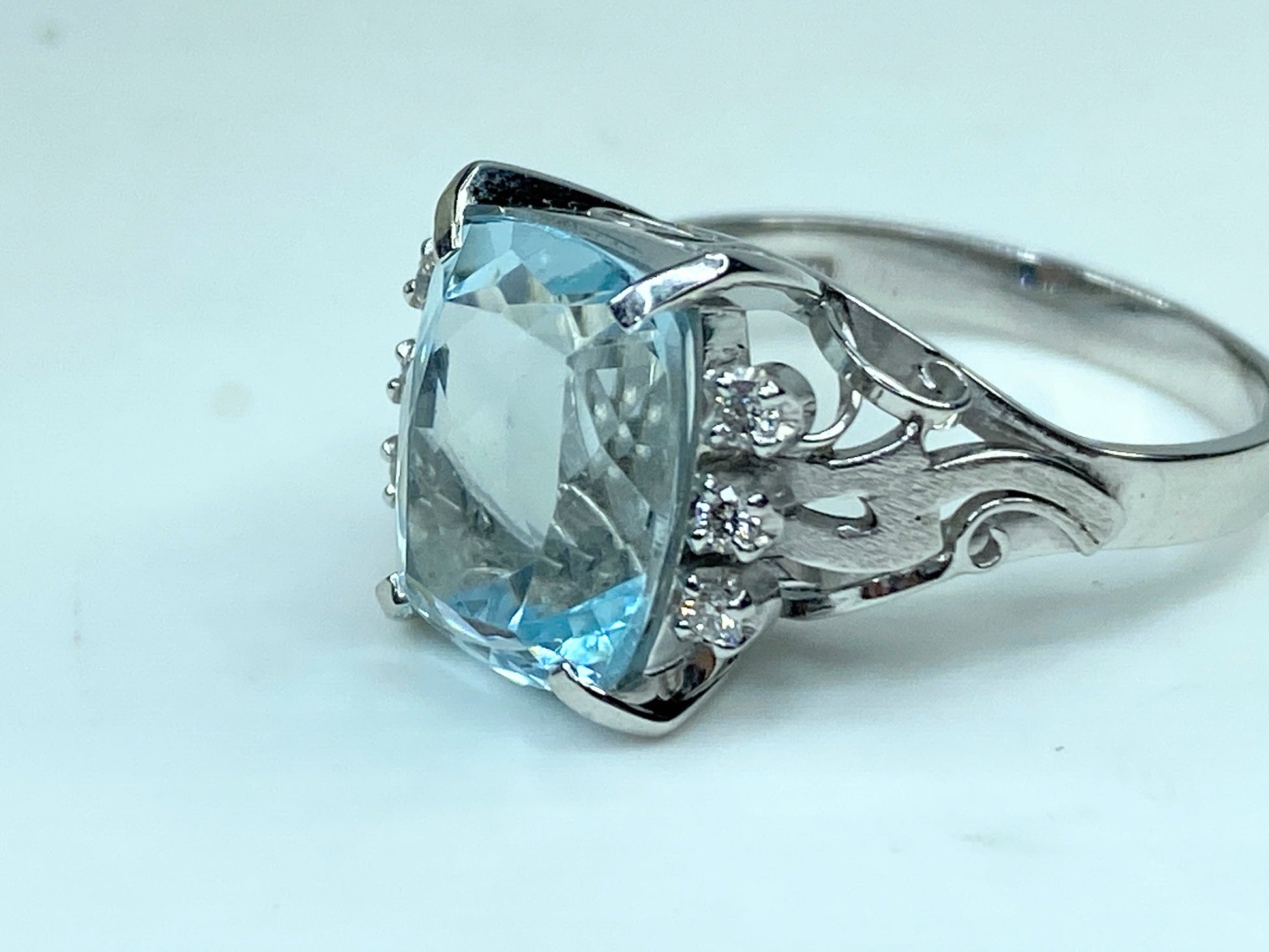Vintage 1960's 5.88ct Cushion Cut Aquamarine Ring with Diamonds in 18K JR604