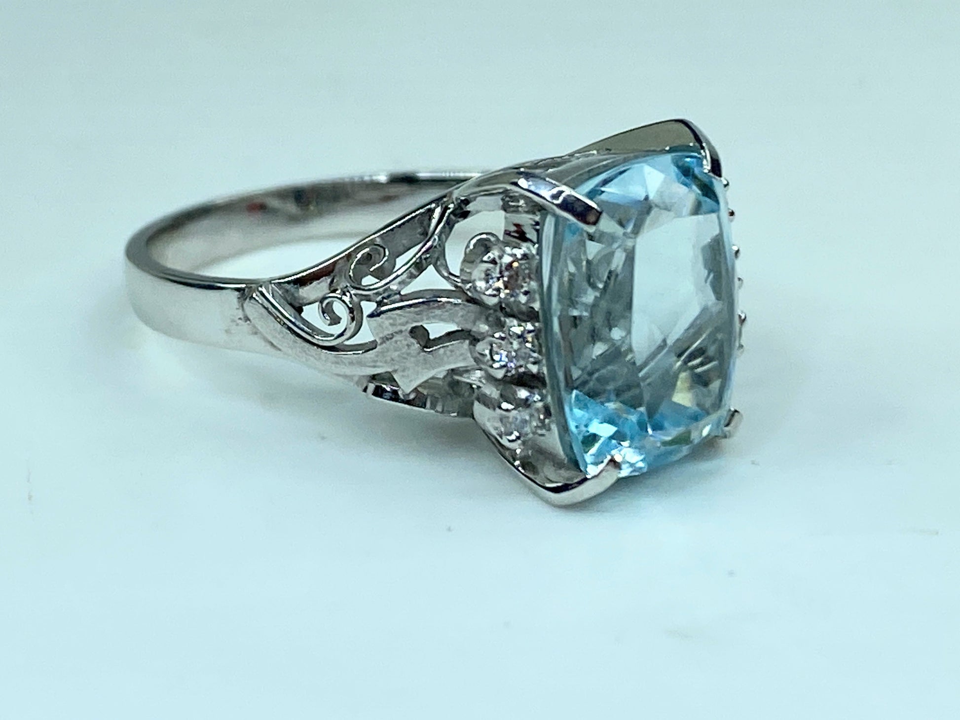 Vintage 1960's 5.88ct Cushion Cut Aquamarine Ring with Diamonds in 18K JR604