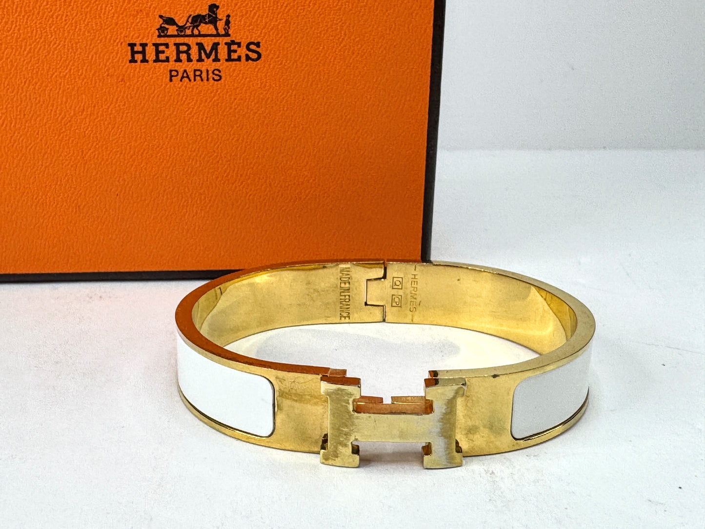 Vintage Hermès Clic H White Enamel Gold Plated Bangle Bracelet GM France GS877