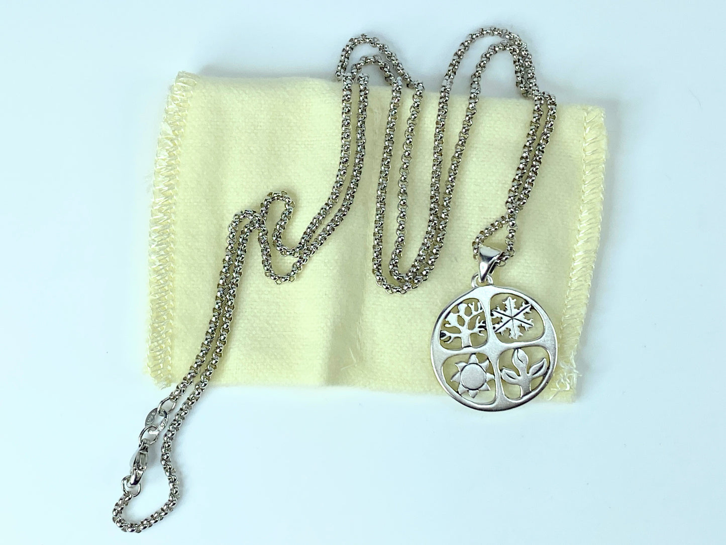 Retired James Avery Sterling Four Seasons Pendant necklace pouch JR8915