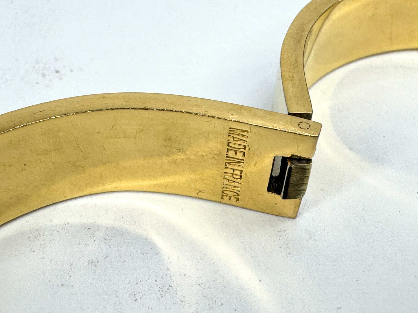 Vintage Hermès Clic H White Enamel Gold Plated Bangle Bracelet GM France GS877
