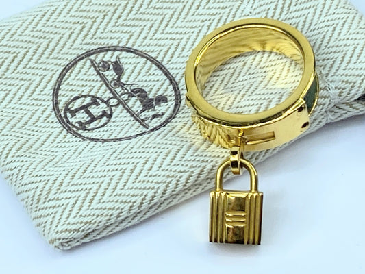 Hermes Gold Plated and Green Leather Kelly Lock Scarf Ring 13.1g GS478