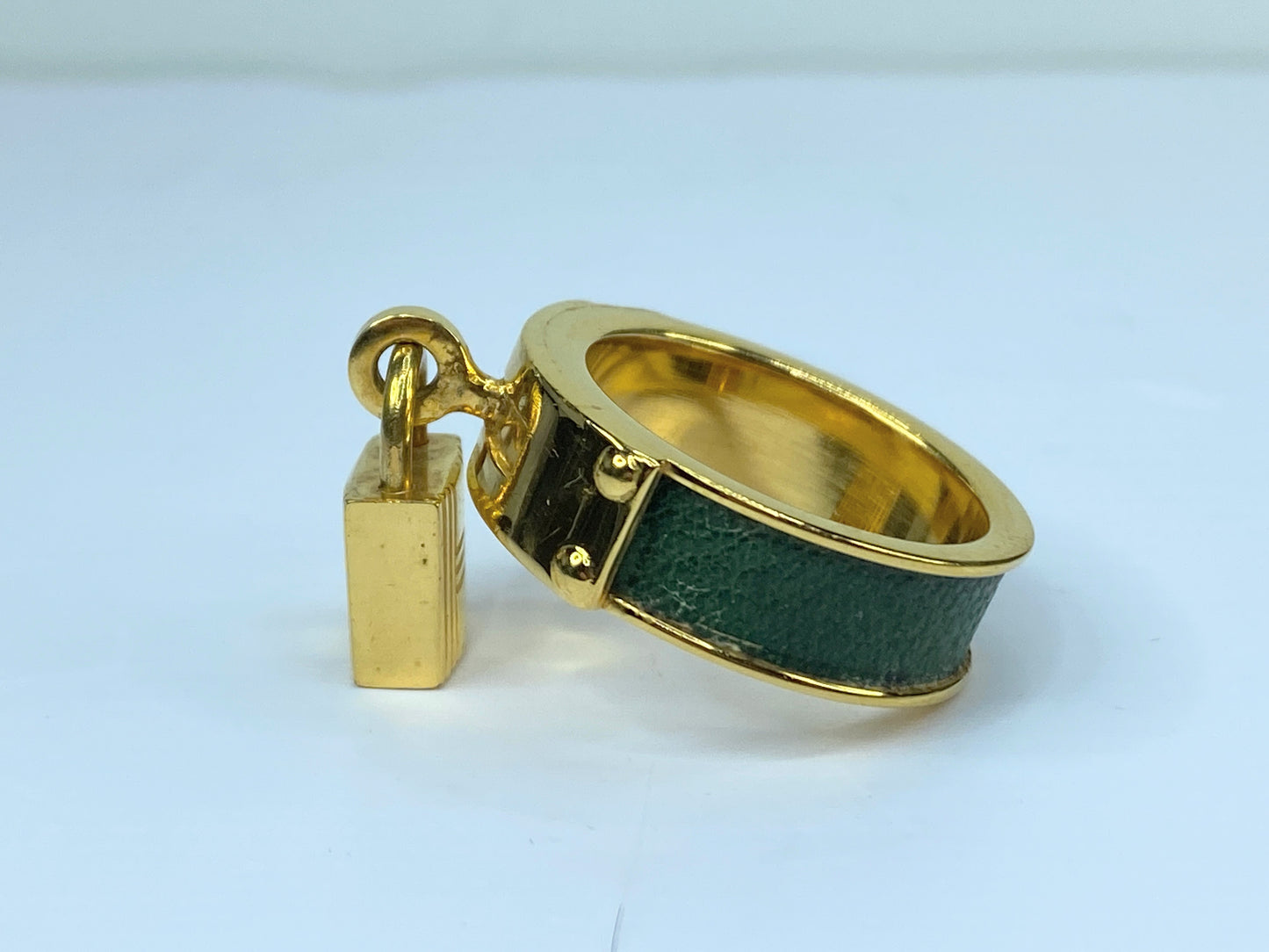 Hermes Gold Plated and Green Leather Kelly Lock Scarf Ring 13.1g GS478