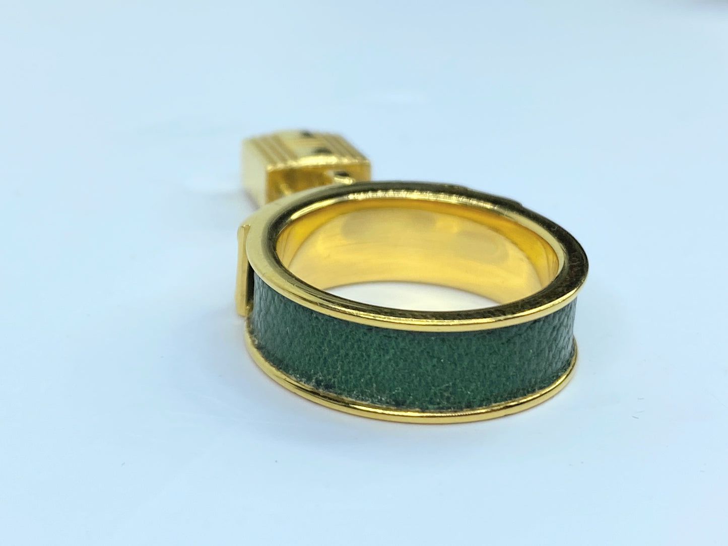 Hermes Gold Plated and Green Leather Kelly Lock Scarf Ring 13.1g GS478