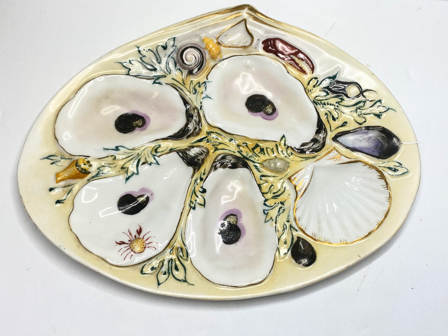 Antique UPW Oyster Plate with Deep Seaweed Motif, Classic Elegance A719