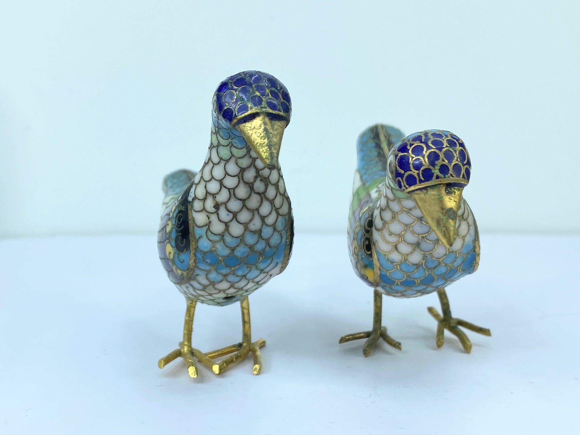 Pair of Chinese cloisonne bird ornaments 3 1/8" x 2 1/4" 67.5g A317