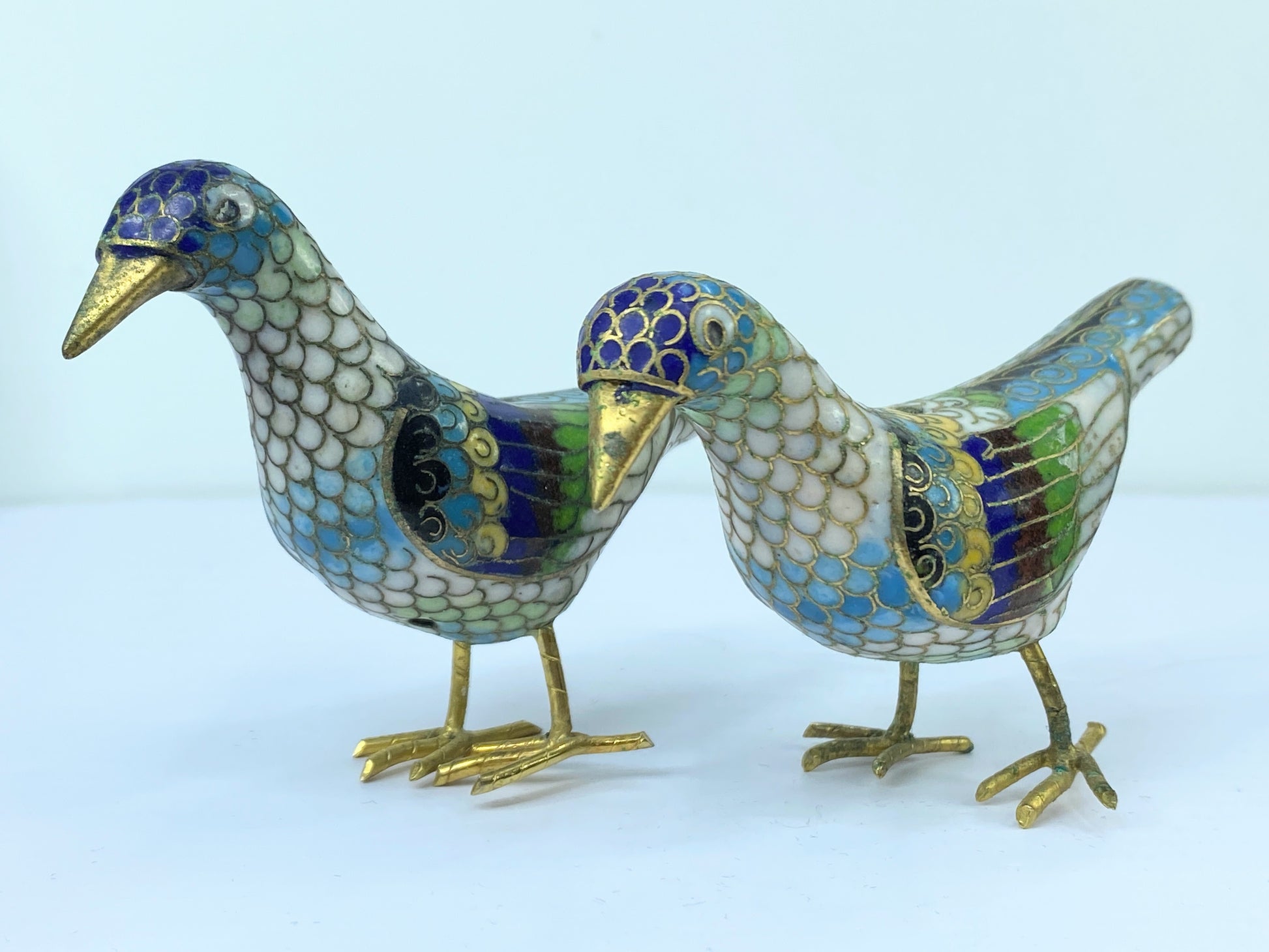 Pair of Chinese cloisonne bird ornaments 3 1/8" x 2 1/4" 67.5g A317