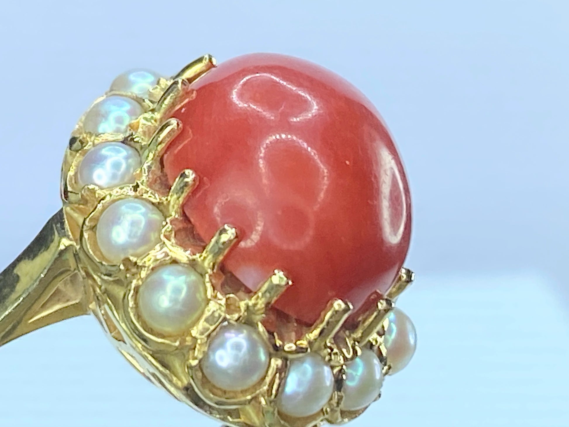 Art Deco 18K gold Coral Cabochon cultured seed Pearl ring