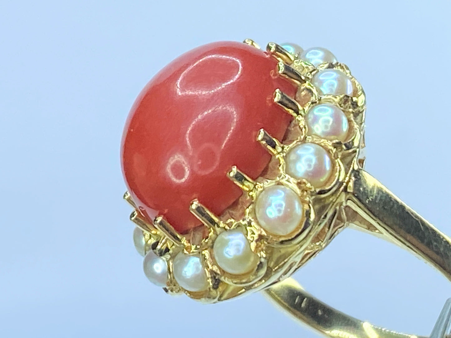 Art Deco 18K gold Coral Cabochon cultured seed Pearl ring